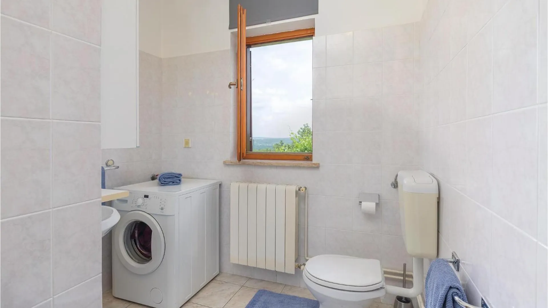 7 Bedroom Nice Home In Labin 0*, 拉宾